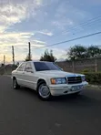 Mercedes-Benz 190E 1985 White - 3