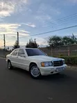 Mercedes-Benz 190E 1985 White - 4