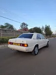Mercedes-Benz 190E 1985 White - 5