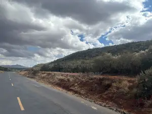 10 Acres Touching Ngong-Suswa Road