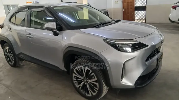 Toyota Yaris Cross 2020 Nyeusi - 1