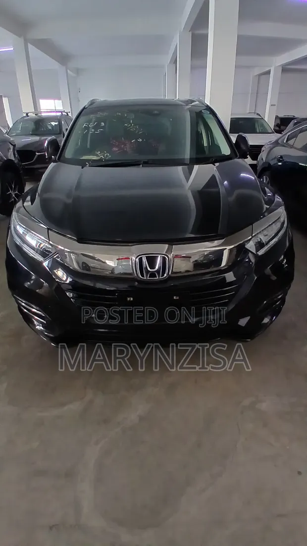 Honda Vezel Hybrid 2018 Nyeusi - 1