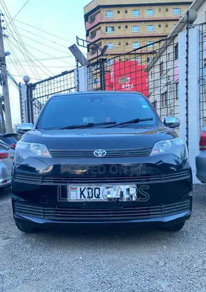 Toyota Spade 2017 Nyeusi