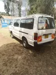 Toyota HiAce 2006 White - 2