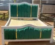 Kitanda cha 5x6ft chenye Vitu vya Dhahabu - 1