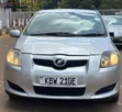 Toyota Auris 2006 Silver - 1