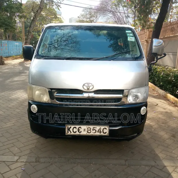 Toyota HiAce 2006 - 1