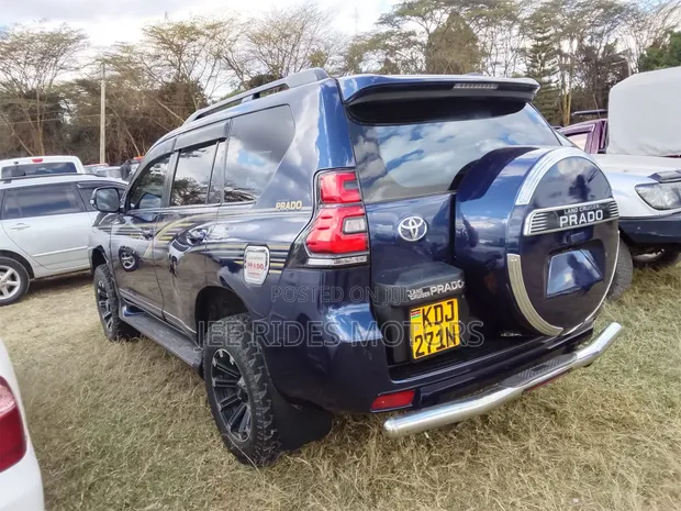 Toyota Land Cruiser Prado TX 3.0 D-4D 7-Seater 2015 Nyeusi - 1