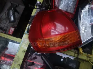 Tail Light Nissan Wingroad Y11 (Iliyo tumika)