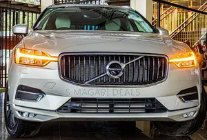 Volvo XC60 T5 Inscription AWD 2019 Dhahabu