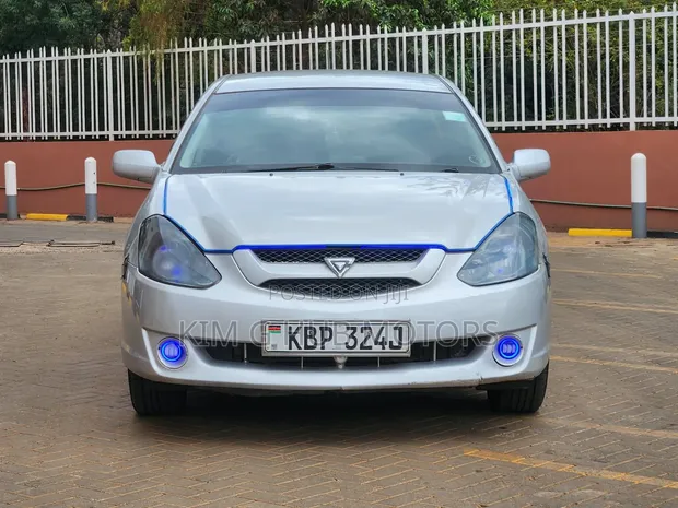 Toyota Caldina 2005 Silver - 1