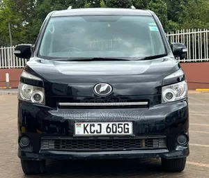 Toyota Noah 2009 Nyeusi