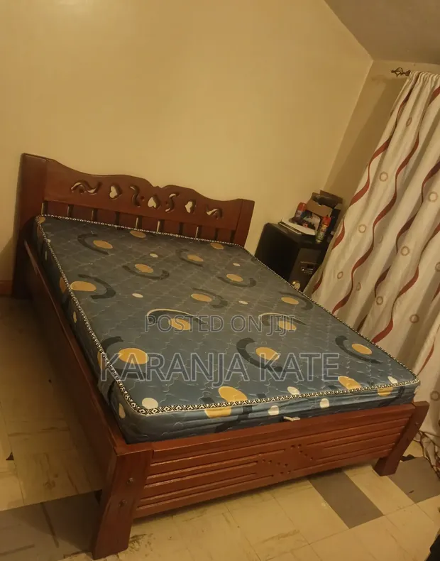Mahogany Queen Bed Frame (5x6) - 1