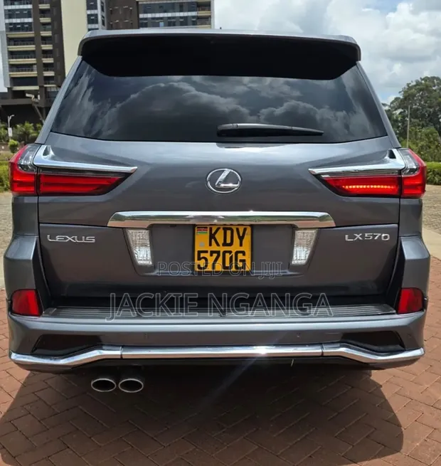 Lexus LX 570 AWD 2016 Nyeupe - 1