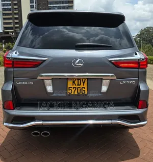 Lexus LX 570 AWD 2016 White