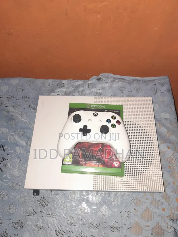 Microsoft Xbox One S 500GB - 1