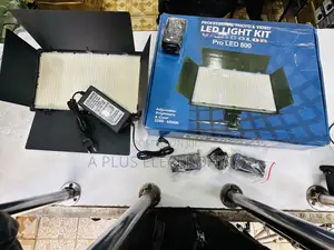 U800 LED Light Kit na Stand & Betri 2 Zinazochajiwa