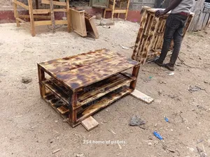 Meza ya Kahawa ya Brown yenye Rafu za Hifadhi