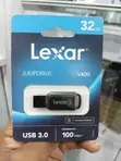Lexar JumpDrive V400 32GB USB 3.0 Flash Drive - 1