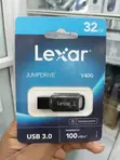 Lexar JumpDrive V400 32GB USB 3.0 Flash Drive - 3
