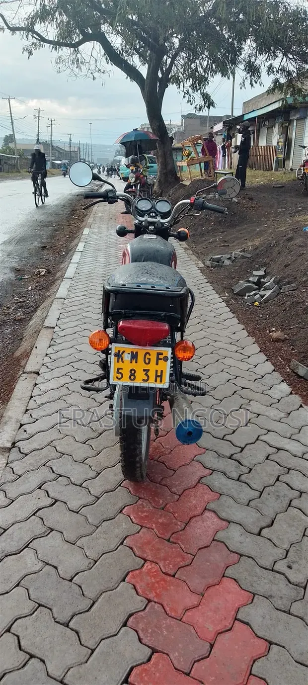 Bajaj Boxer 100 2025 Red - 1