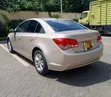 Chevrolet Cruze 2012 Beige - 4