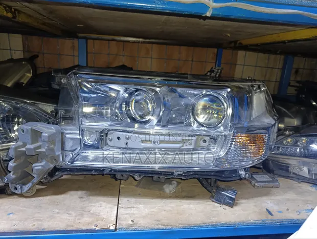 Land Cruiser Prado Headlight (Used) - 1