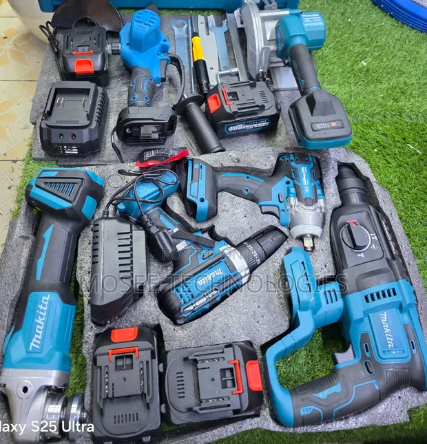 Makita Multi-Tool Combo Set - Brand New - 1