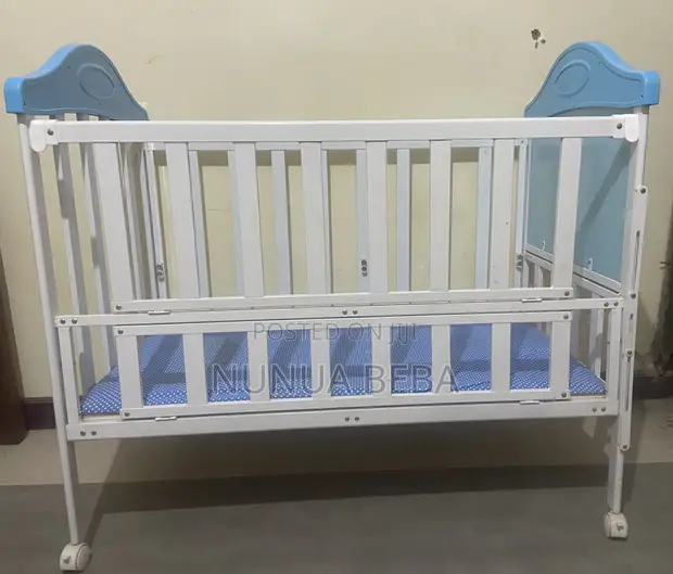 Kitanda cha Toddler na Watoto chenye Magurudumu - 1