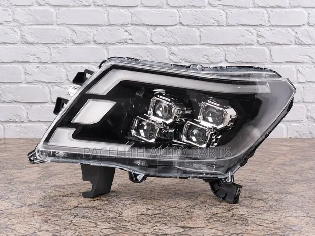 Nissan Navara NP300 Headlight with LED (2021) - 1