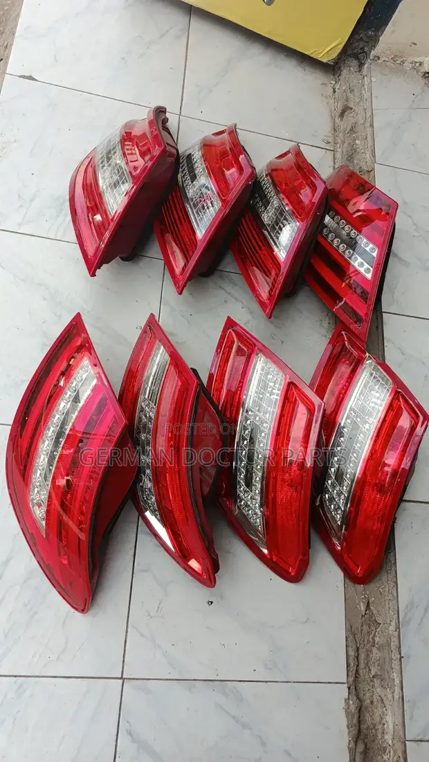 Taa za Nyuma za LED za Mercedes-Benz W204 (Zilizotumika) - 1