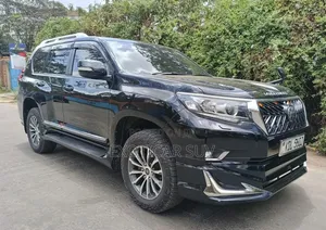 Toyota Land Cruiser Prado 2.7 TXL 2018 Nyeusi Matt
