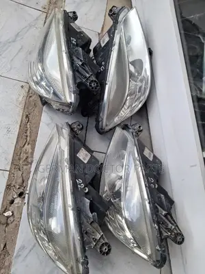 Mercedes-Benz W204 C-Class Xenon Headlights (Bi-Xenon ILS)