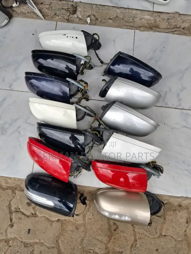 Mercedes-Benz W203 C-Class Folding Side Mirrors (Used) - 1