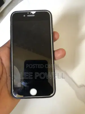 Apple iPhone 7 128GB Red (Cracked Screen)