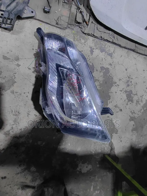 Toyota Fielder NZE161 Non-Xenon Headlights (Used) - 1