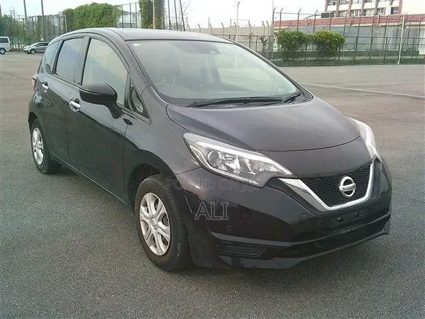 Nissan Note 1.2 Petrol 2019 Nyeusi - 1