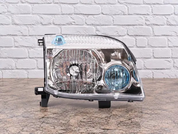 Depo Headlight kwa Nissan X-Trail (2001-2006) - 1