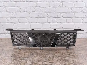 Nissan X-Trail NT30 T30 Grille ya Mbele Chrome (2001-2005)