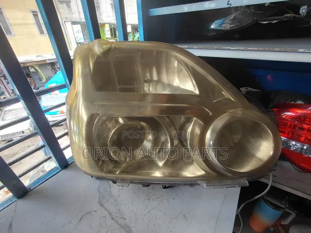 Nissan X-Trail NT31 Xenon Headlights (Used) - 1