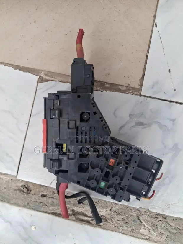 Mercedes-Benz W166 Prefuse Box (ML/GLE 2012-2019) - 1