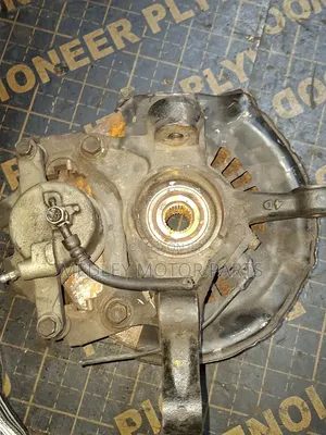 Toyota Voxy 4D Front Wheel Hub (Used)