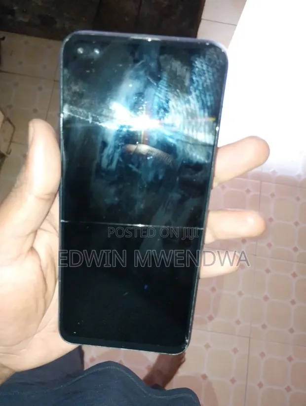 Realme X50 5G 256GB Blue (Cracked Screen) - 1