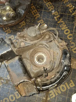 Toyota Voxy 4WD Front Wheel Hub (Used)