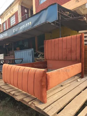 Kitanda cha Velvet cha Burnt Orange cha 5x6 chenye Mabawa
