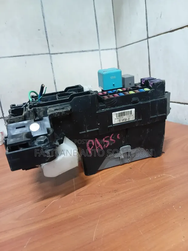 Toyota Passo Fuse Box - 1