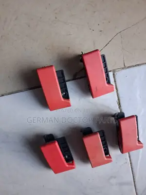 Mercedes-Benz W124 Bonnet Release Handle