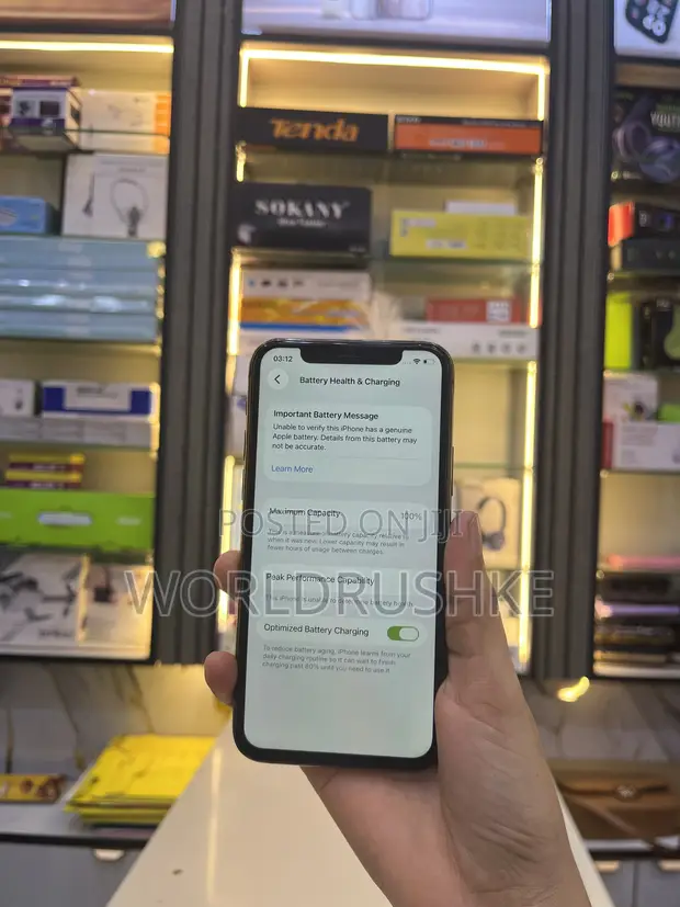 Apple iPhone 11 Pro 256GB Nyeusi - 1