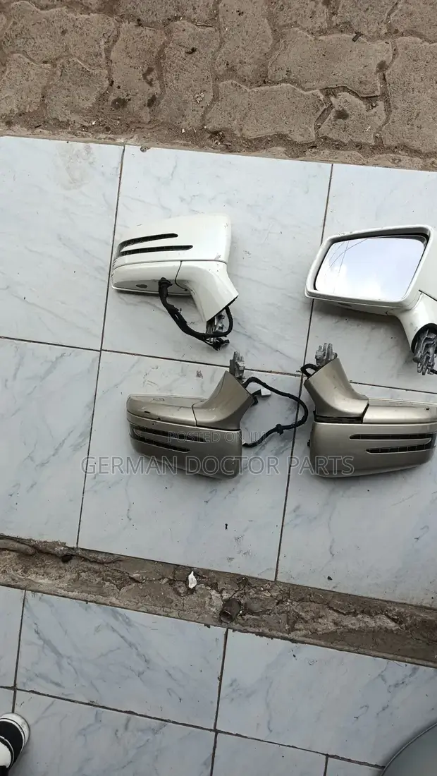 Mercedes-Benz W218 CLS Side Mirrors (2011-2018) - 1