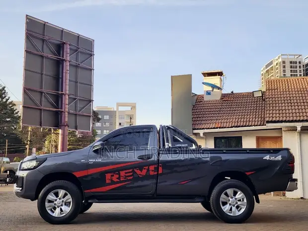 Toyota Hilux Revo Single Cab 2.8 Diesel 4x4 Manual 2020 Gray - 1